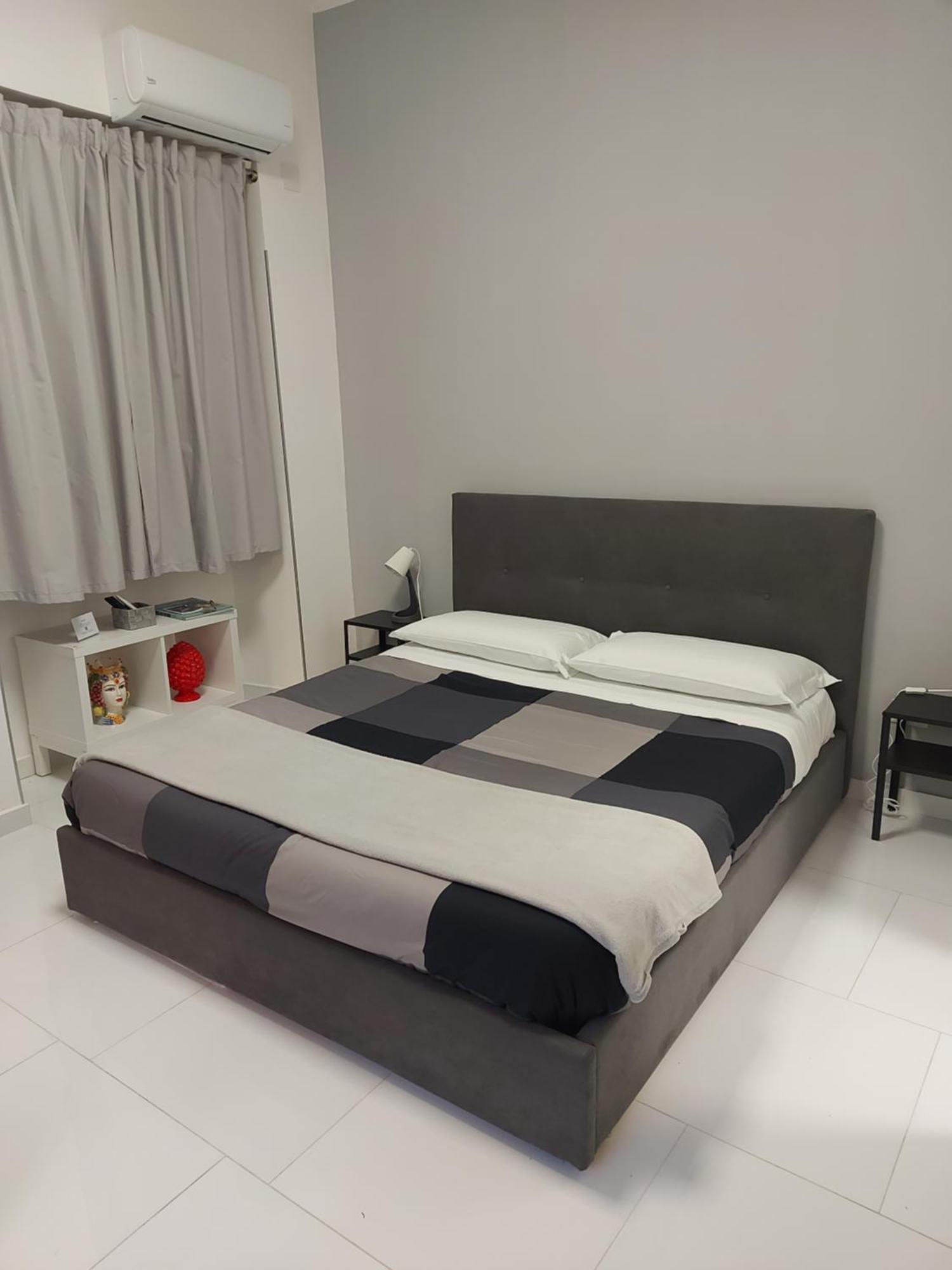 Casa Gale - House In Catania Center Apartman Kültér fotó